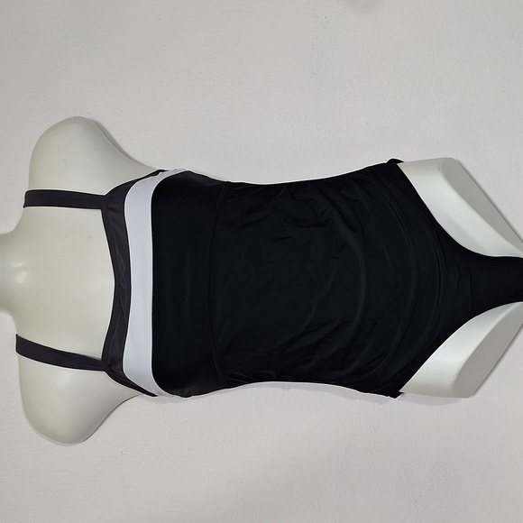 Colorblock One Piece Swimsuit Rouching Tummy Control Black Size Small NWOT - Picture 1 of 10